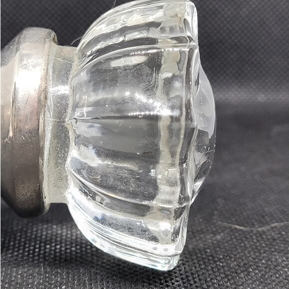 Mid-Century Clear Glass Doorknob Set – Chic Cottagecore Vintage Hardware - Picture 7 of 9